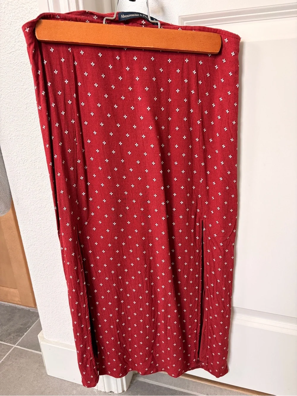 Abercrombie & Fitch Red Madi Skirt with Micro Dot Pattern - Picture 1 of 3